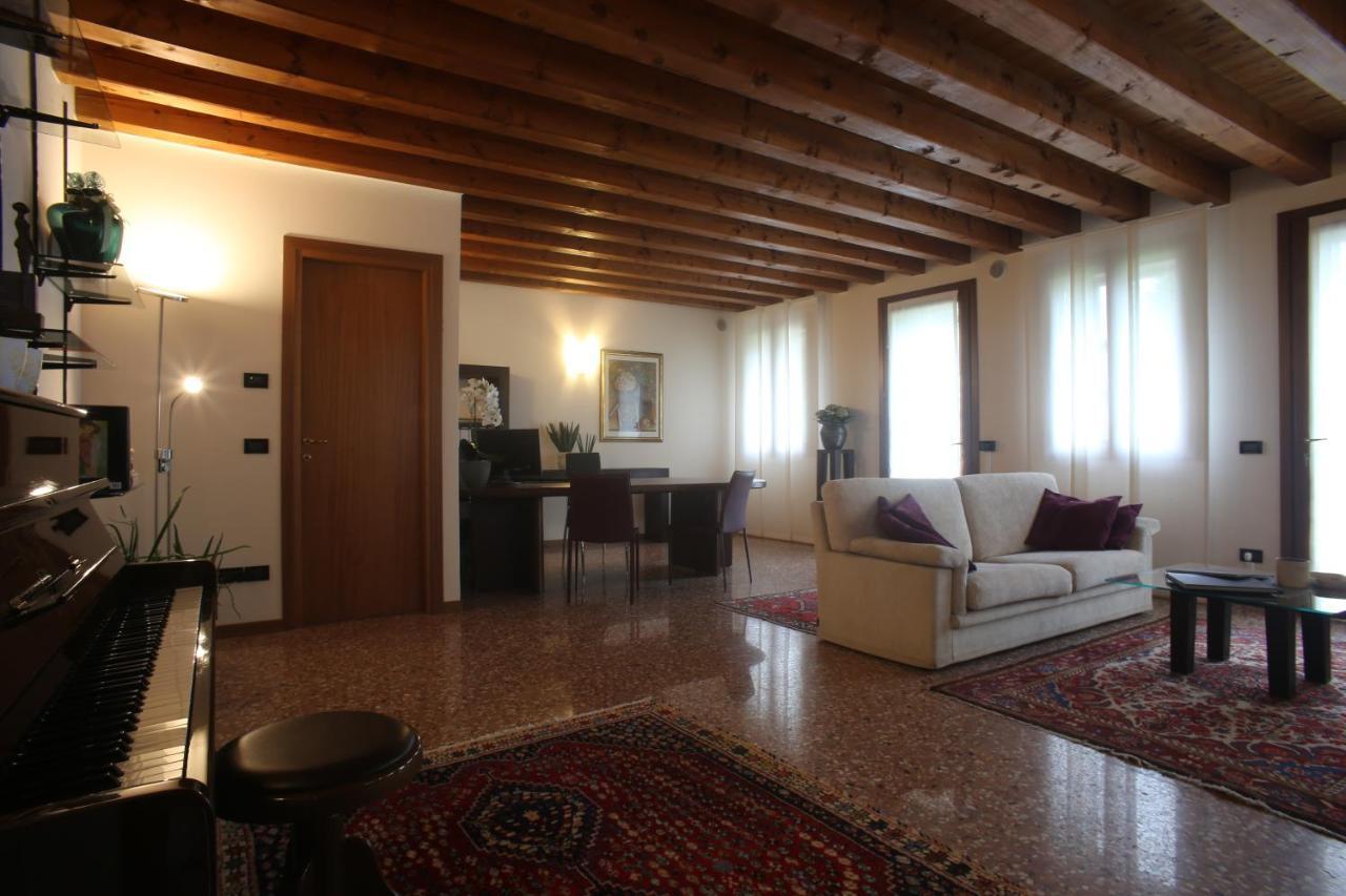 Villa Tiziano Residence Rosa Bagian luar foto