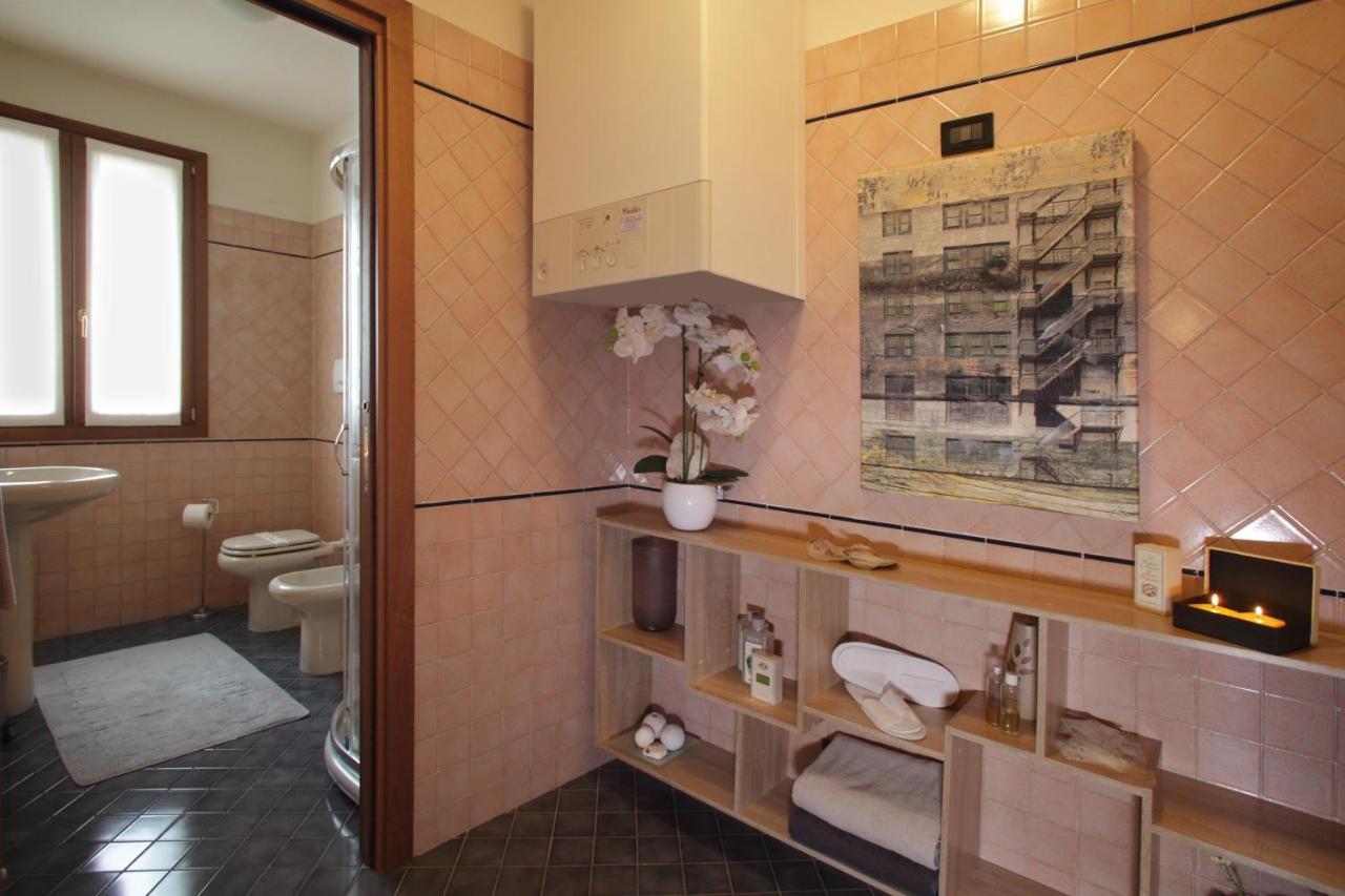 Villa Tiziano Residence Rosa Bagian luar foto